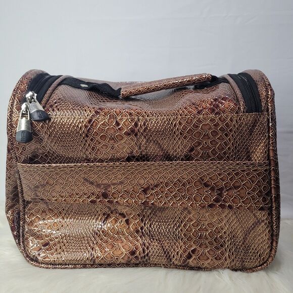 Travel Concepts Snakeskin Overnight Bag/Carry-on with Make-up Case - Picture 8 of 10